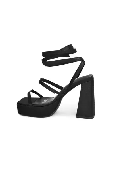 01-4214 Chunky strappy Sandal*