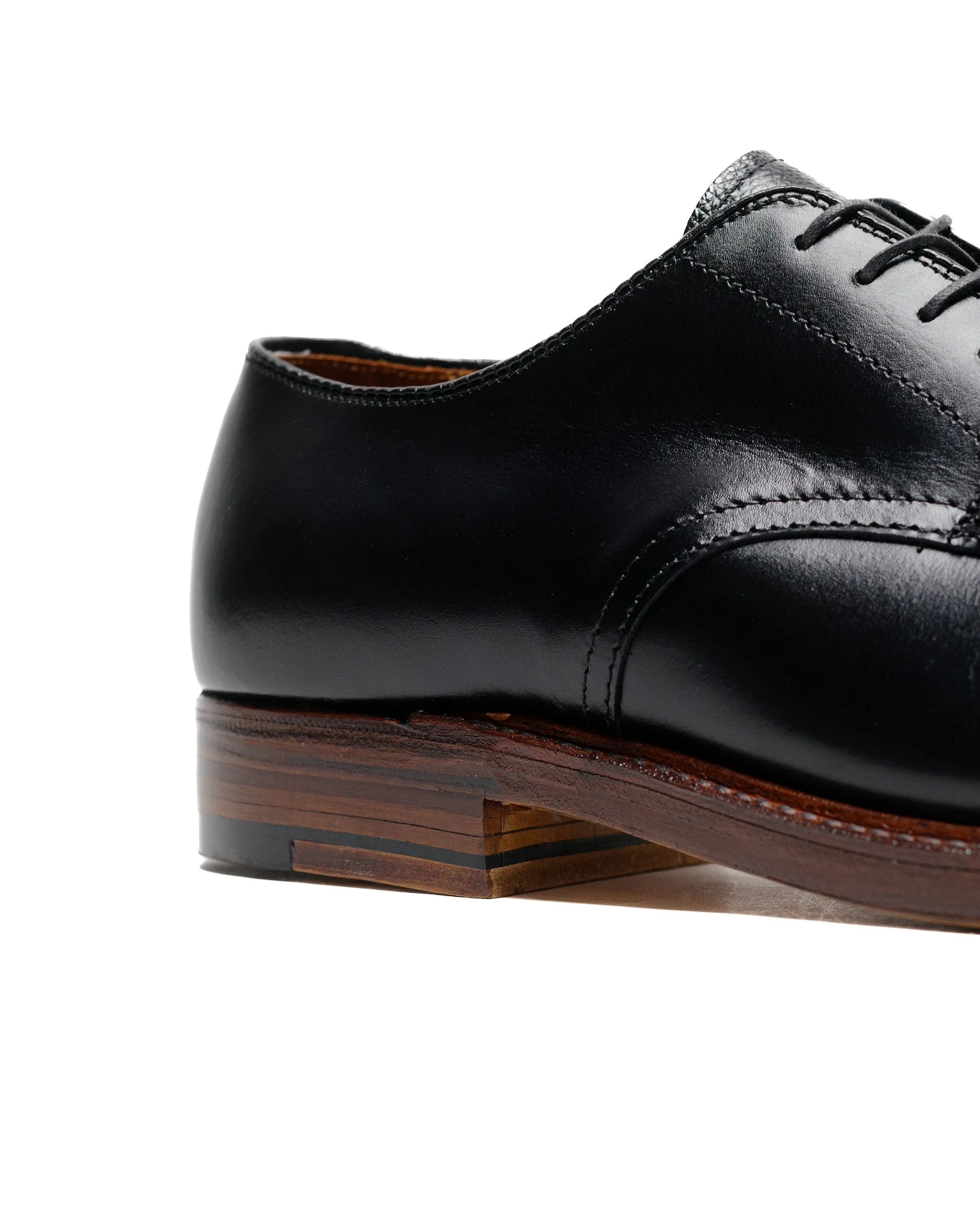 Alden V Tip Blucher Black Calfskin/Black Regina Grain G2603