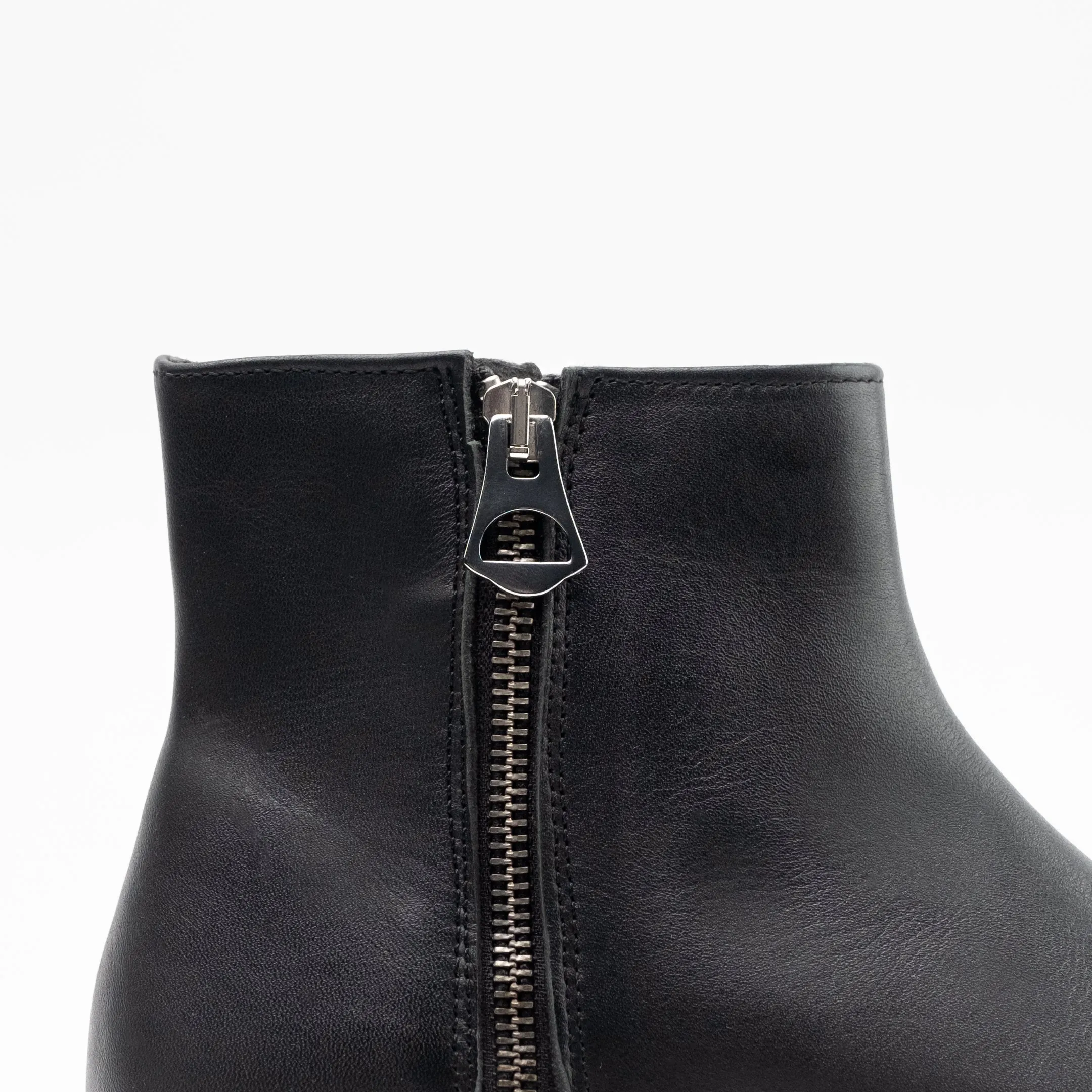 Hoxton Low Cuban Heel Zip Up Boot