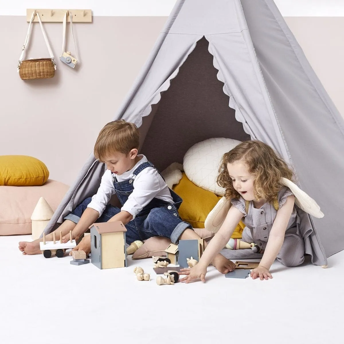 The Little Green Sheep Teepee Play Tent - Grey