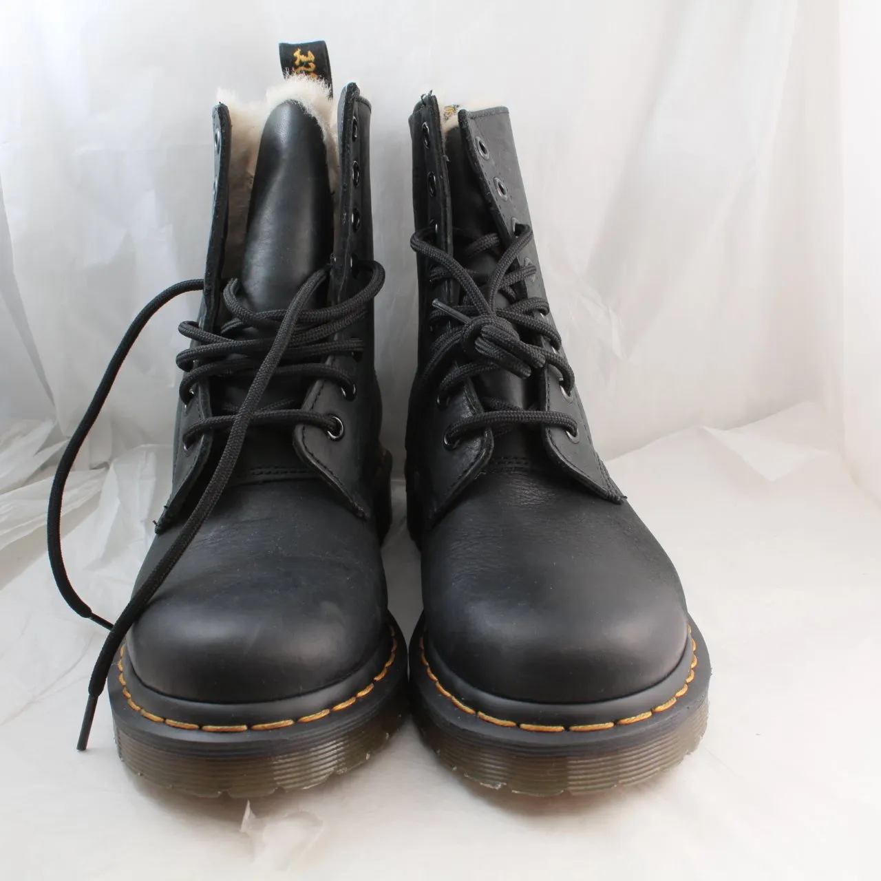 Womens Dr.Martens Serena 8 Eyelet Shearling Boot Black Leather